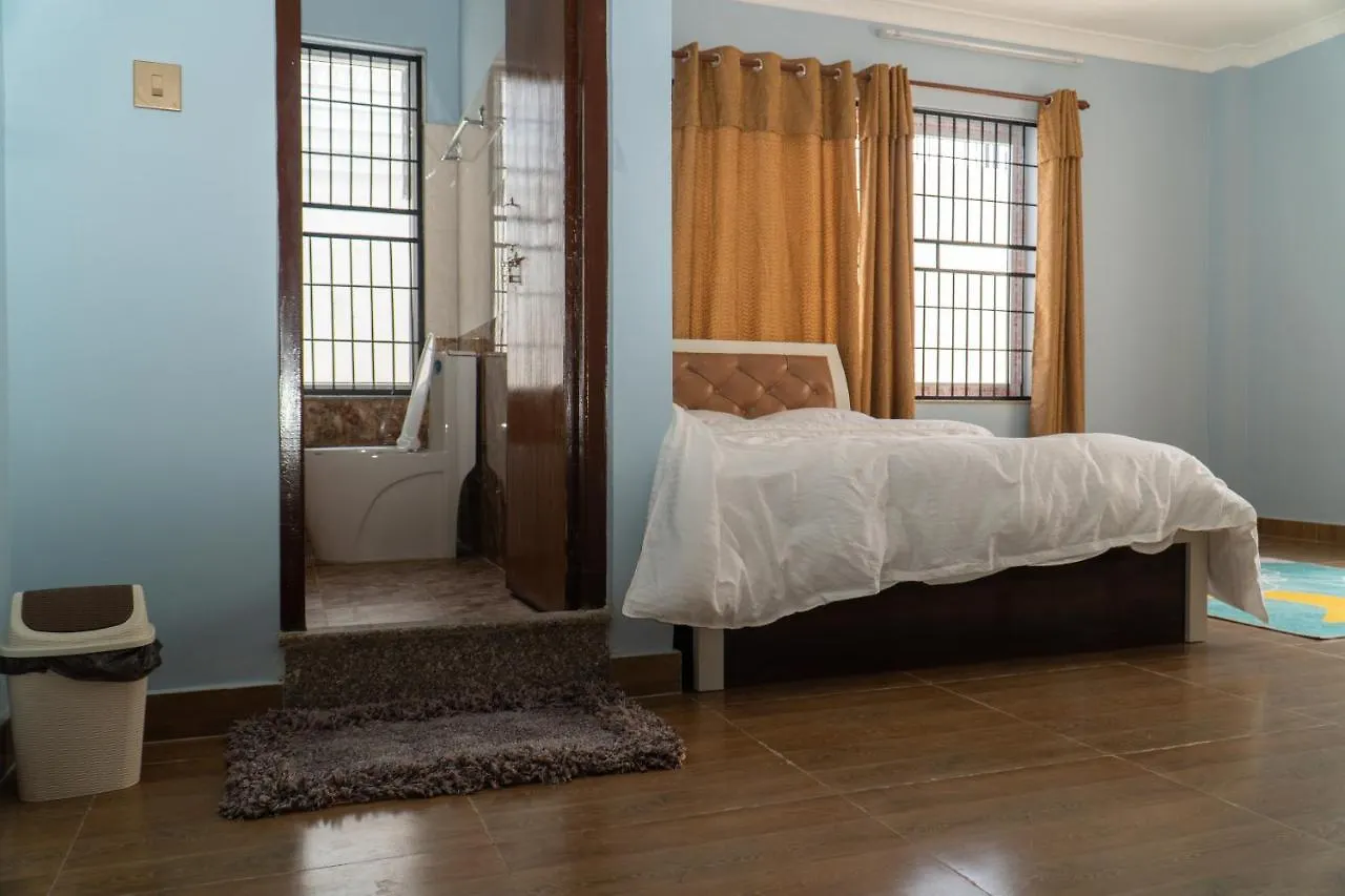 The White House Villa 8 Bedroom With Swimming Pool Catmandu