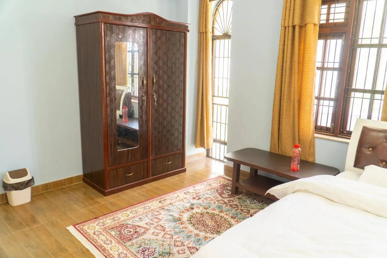 The White House Villa 8 Bedroom With Swimming Pool Catmandu