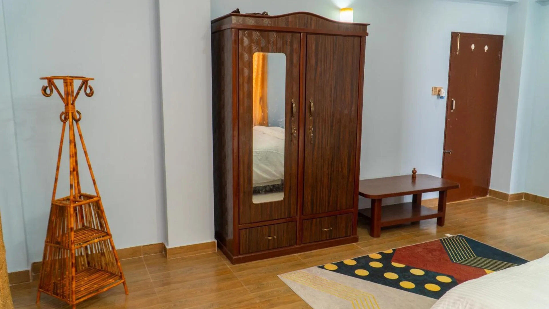 The White House Villa 8 Bedroom With Swimming Pool Catmandu