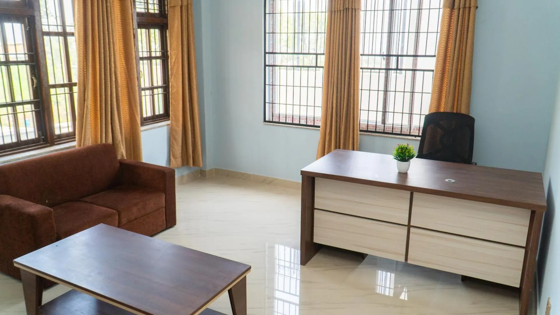 The White House Villa 8 Bedroom With Swimming Pool Catmandu