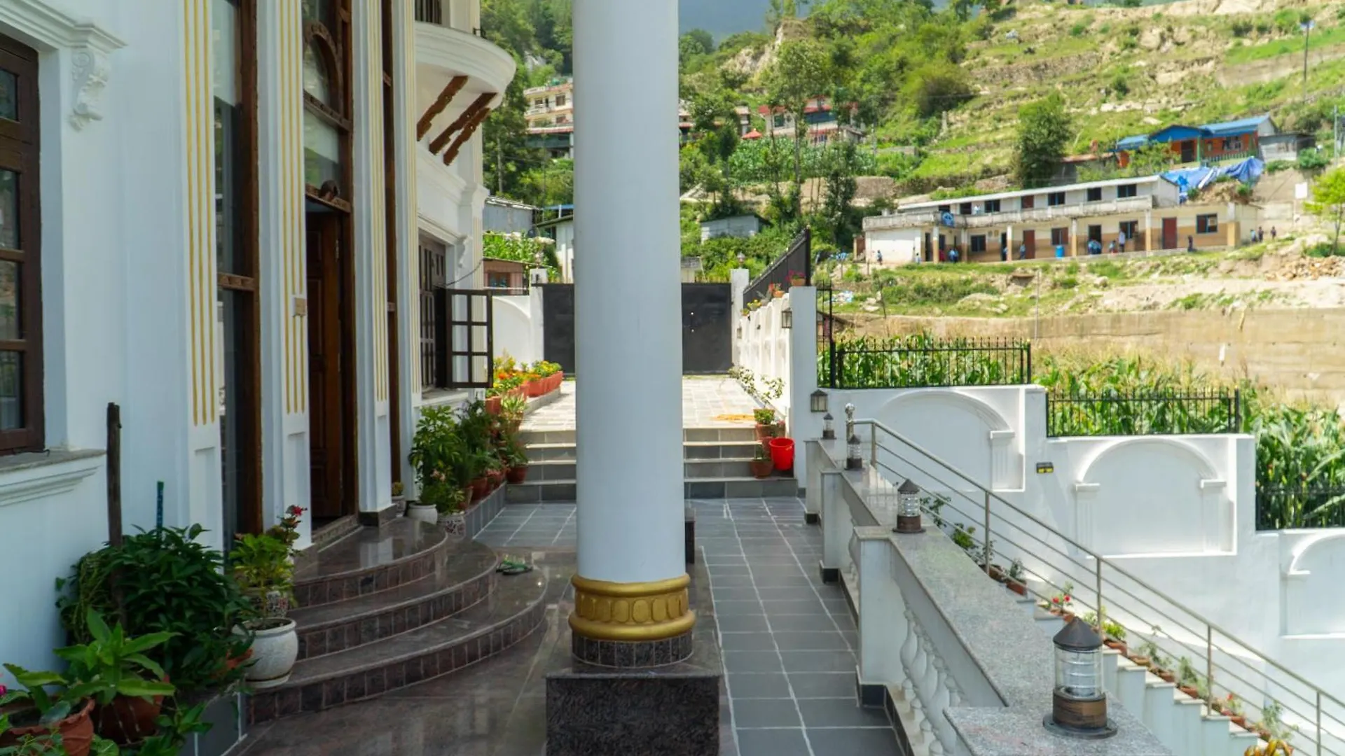 The White House Villa 8 Bedroom With Swimming Pool Catmandu Nepal