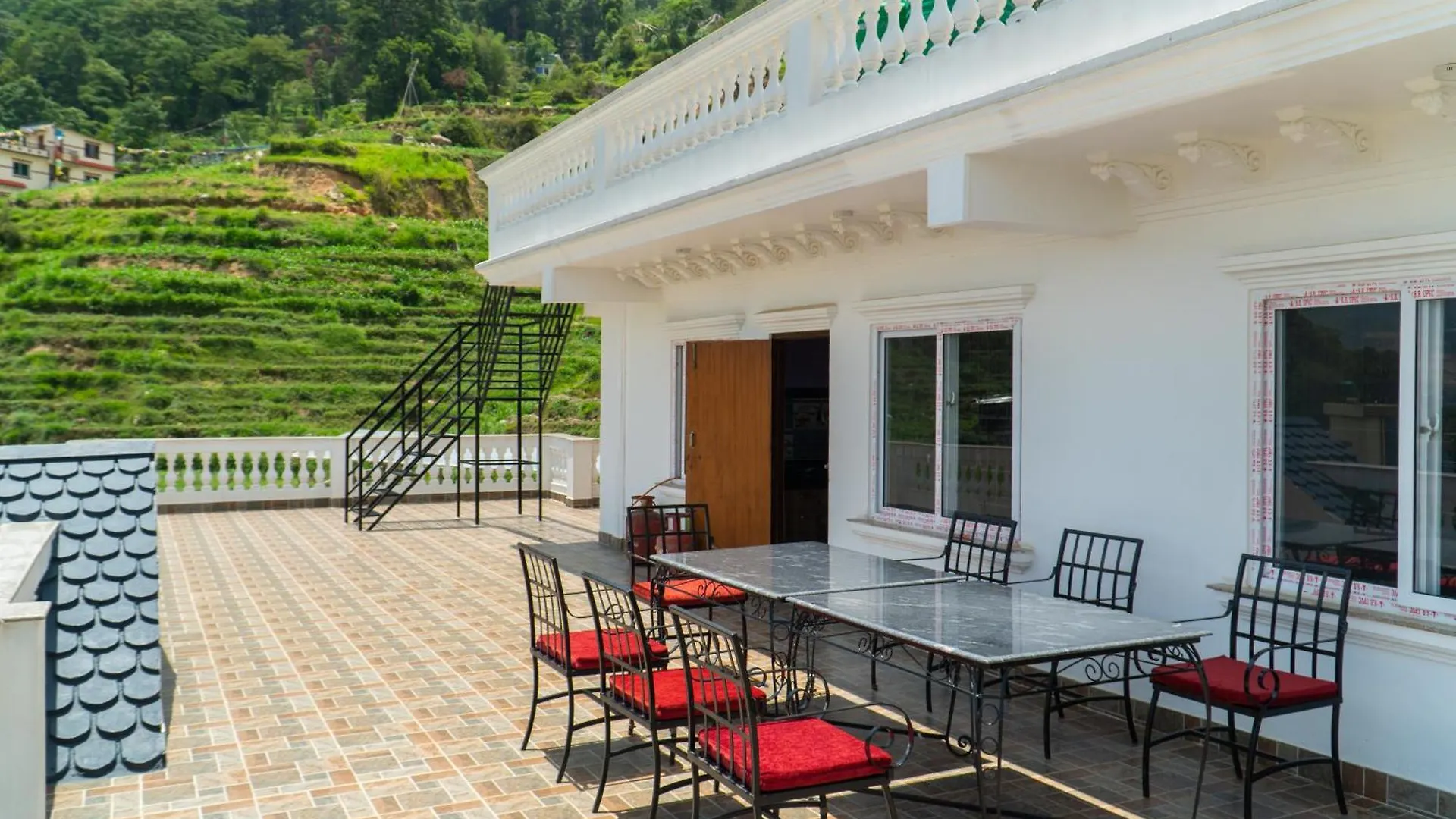 The White House Villa 8 Bedroom With Swimming Pool Catmandu