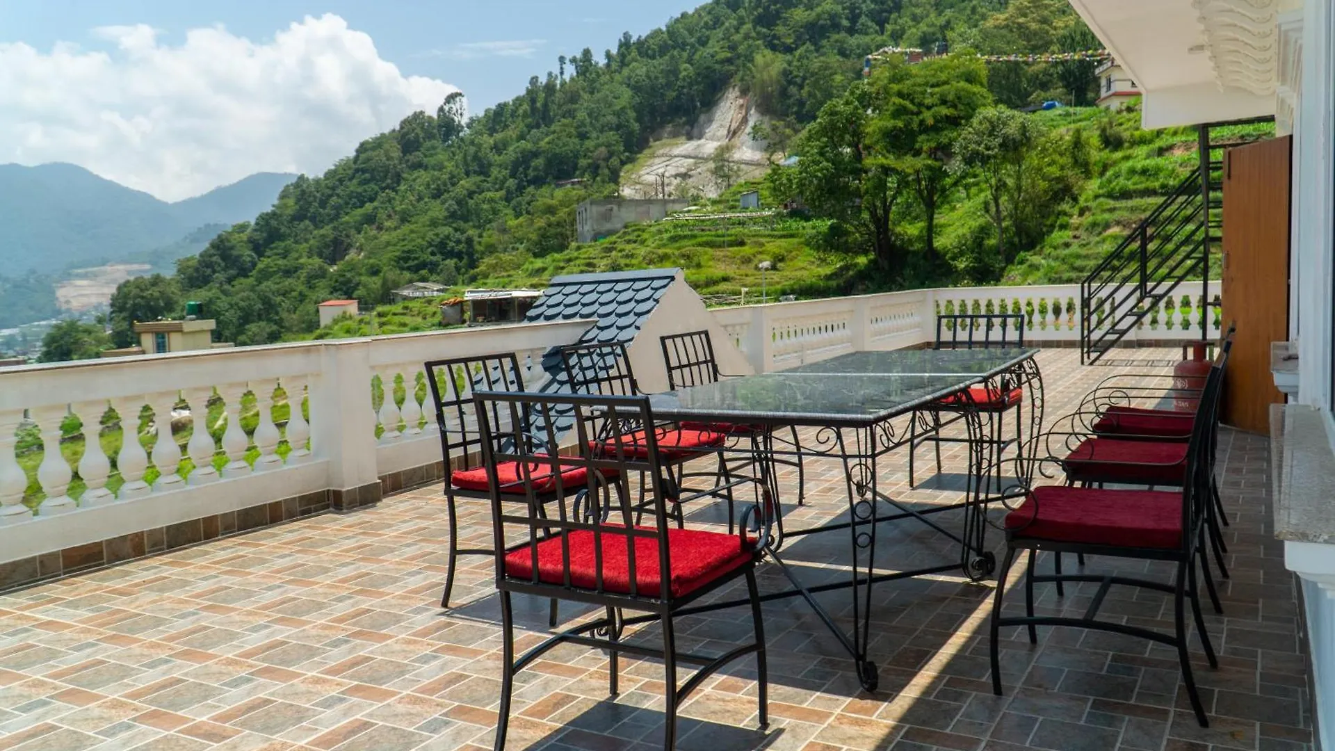 The White House Villa 8 Bedroom With Swimming Pool Catmandu