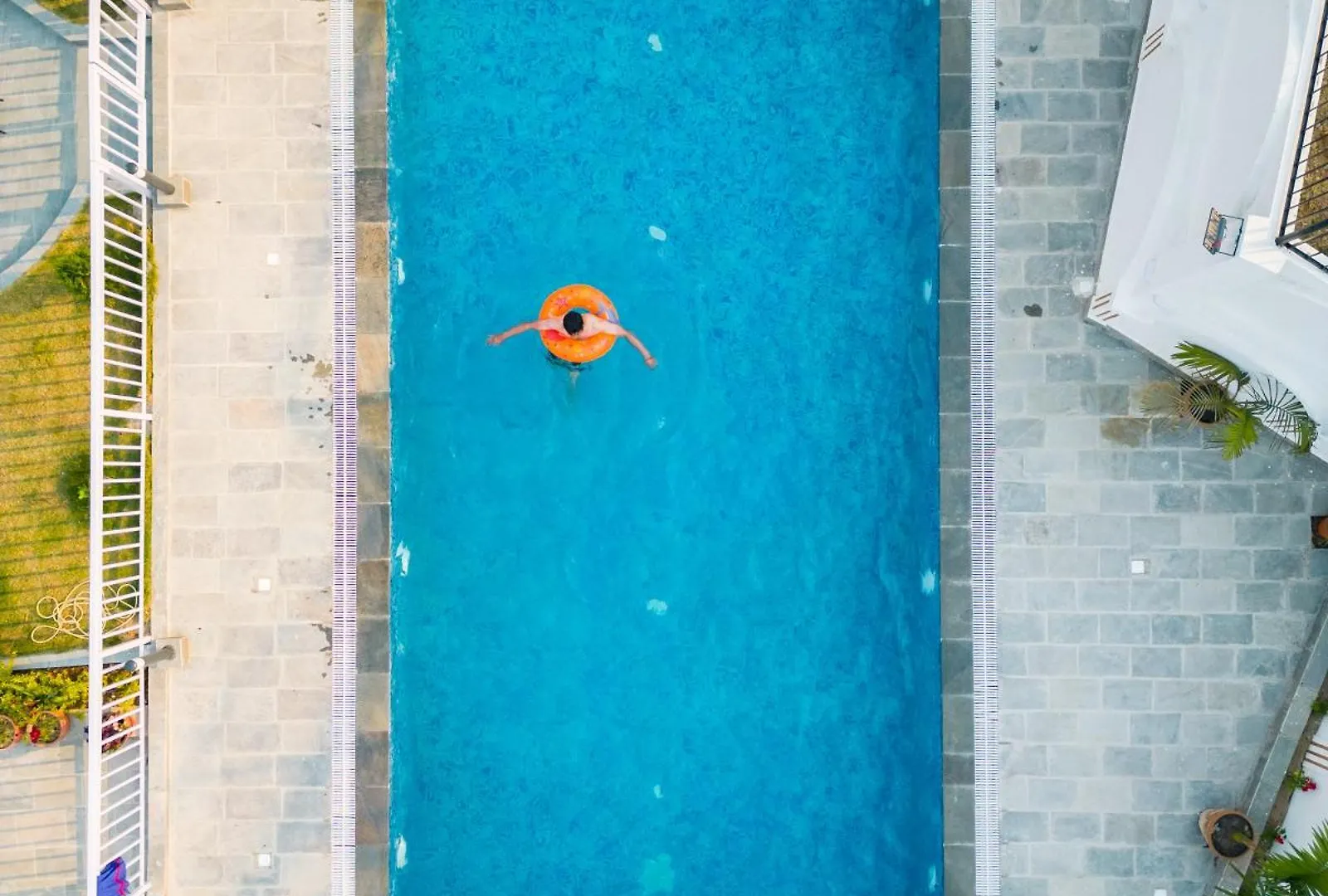 The White House Villa 8 Bedroom With Swimming Pool Catmandu