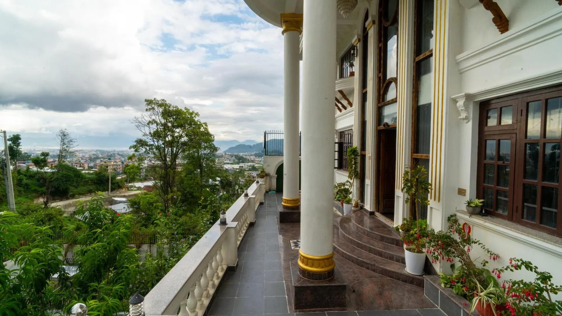 The White House Villa 8 Bedroom With Swimming Pool Catmandu 0*,  Nepal