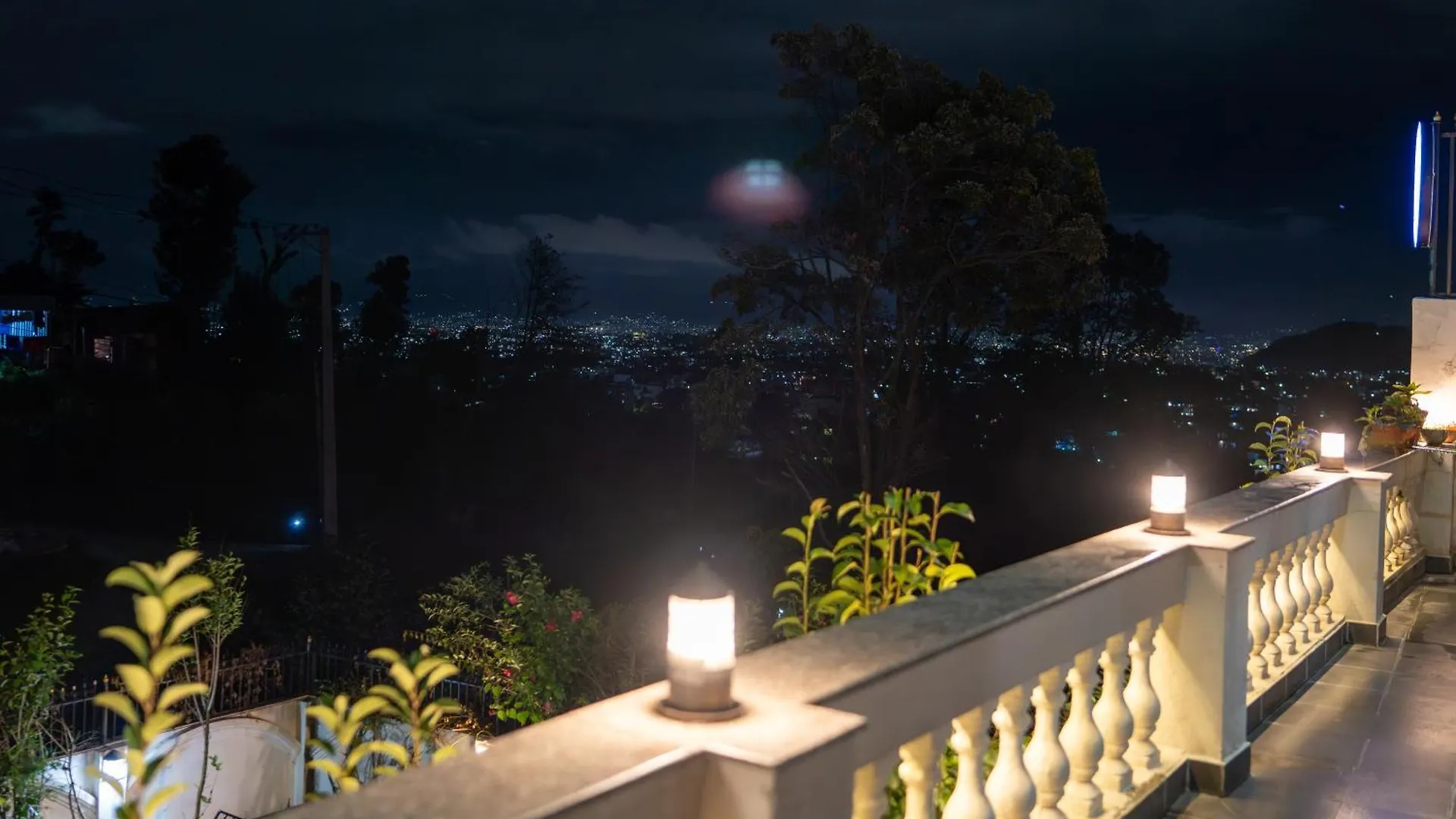 The White House Villa 8 Bedroom With Swimming Pool Catmandu Nepal