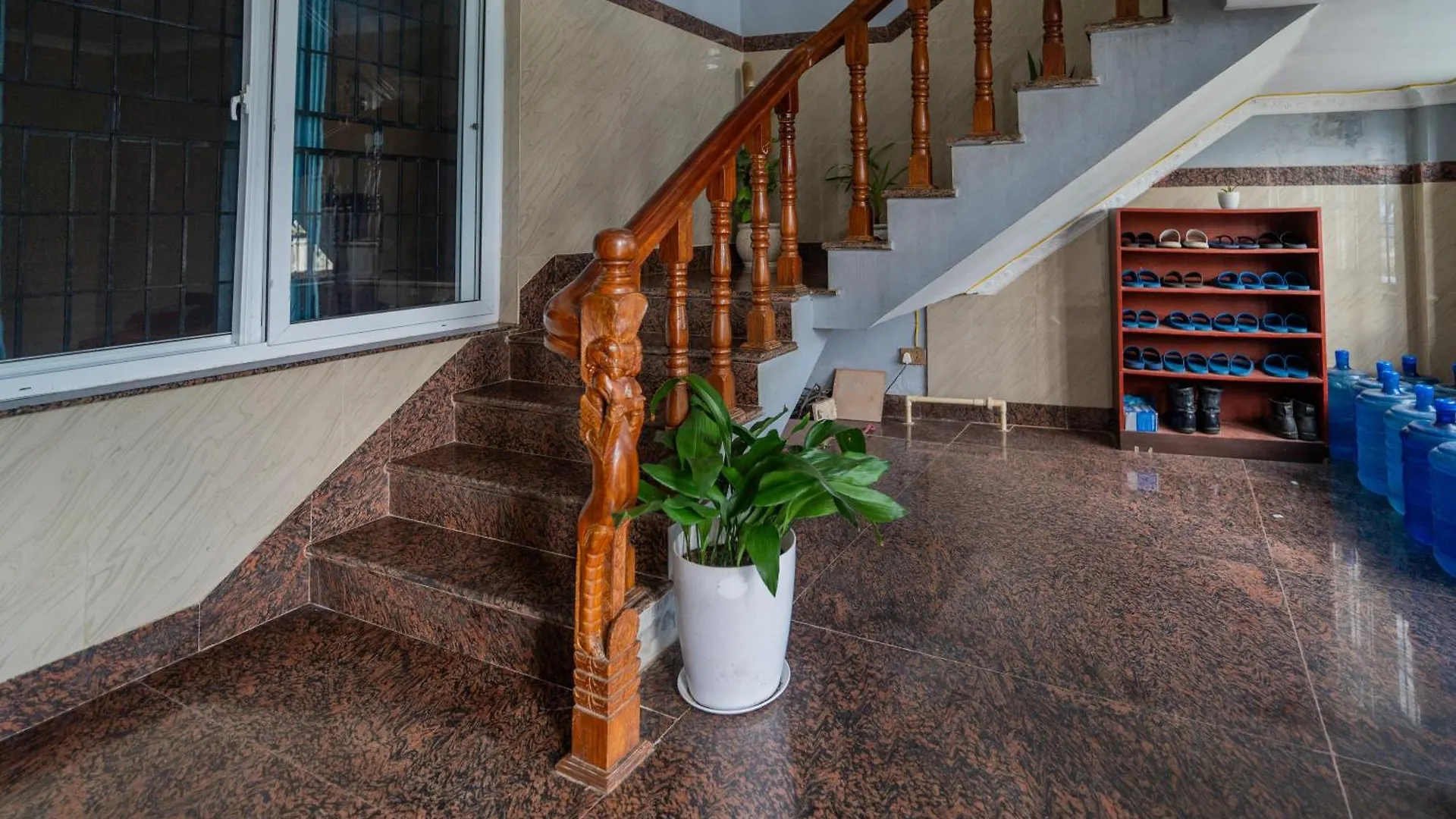 The White House Villa 8 Bedroom With Swimming Pool Catmandu