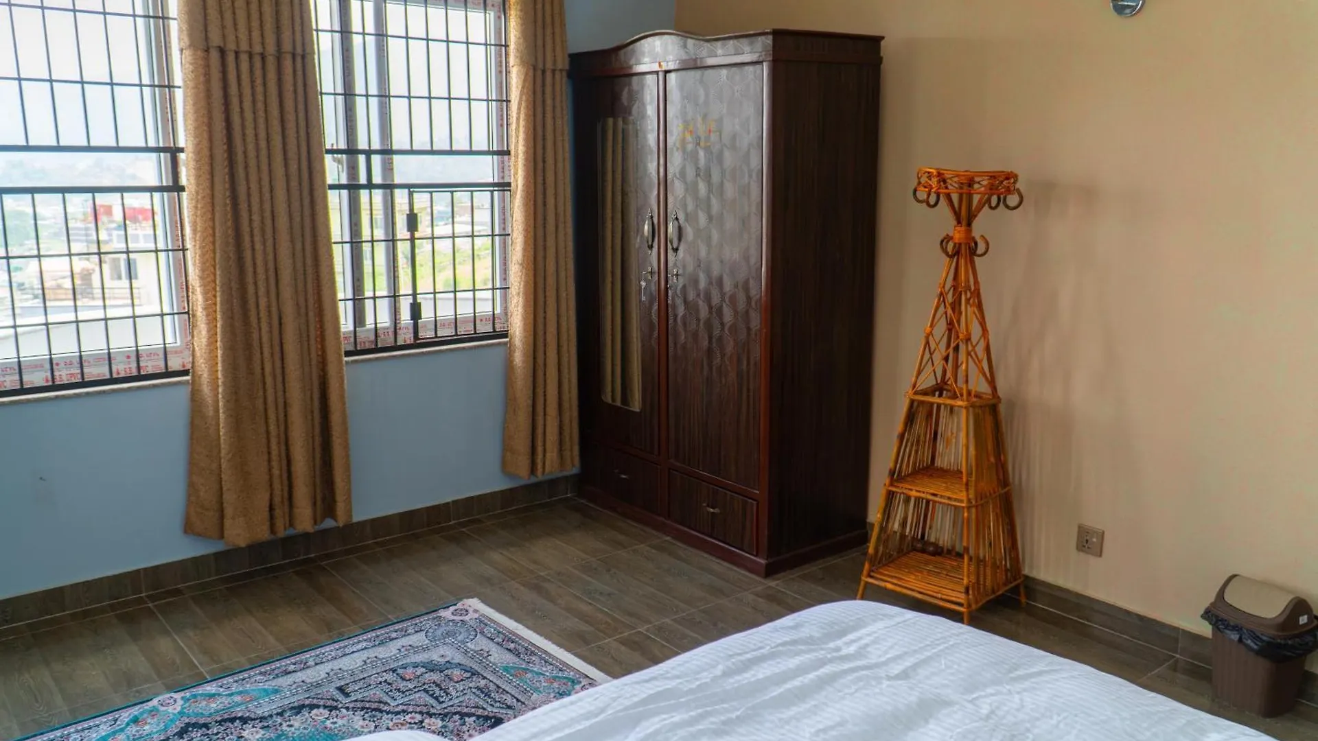 The White House Villa 8 Bedroom With Swimming Pool Kathmandu