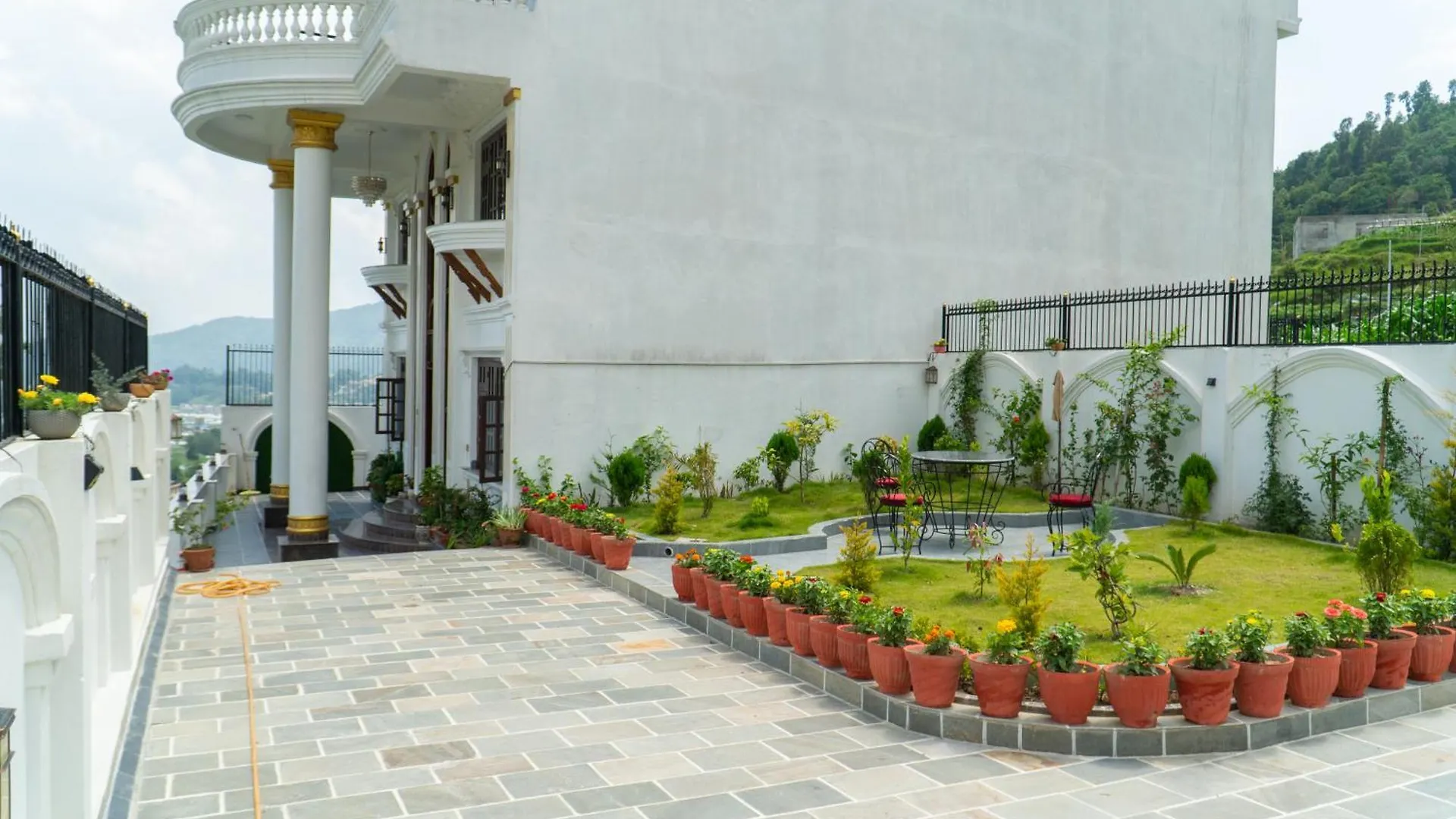 The White House Villa 8 Bedroom With Swimming Pool Kathmandu