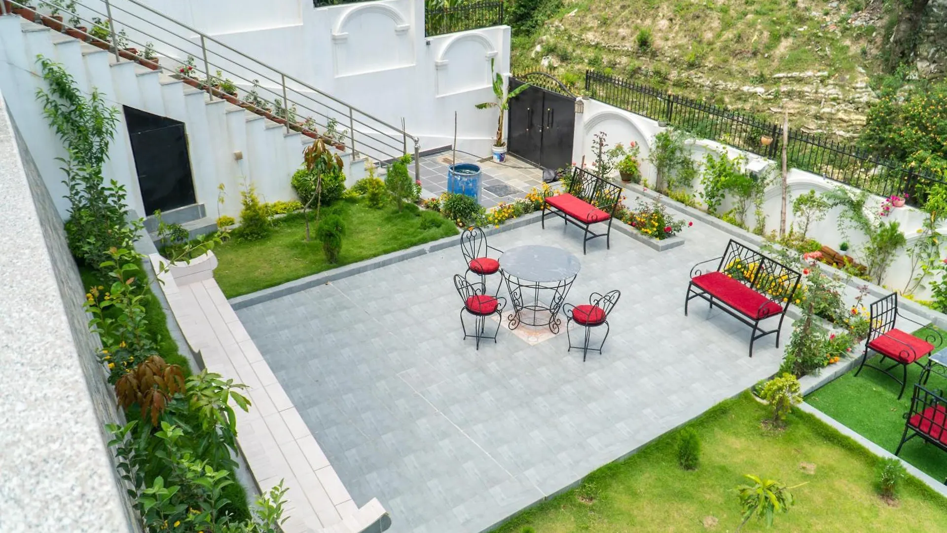 The White House Villa 8 Bedroom With Swimming Pool Kathmandu