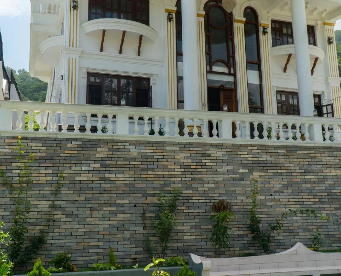 The White House Villa 8 Bedroom With Swimming Pool Kathmandu